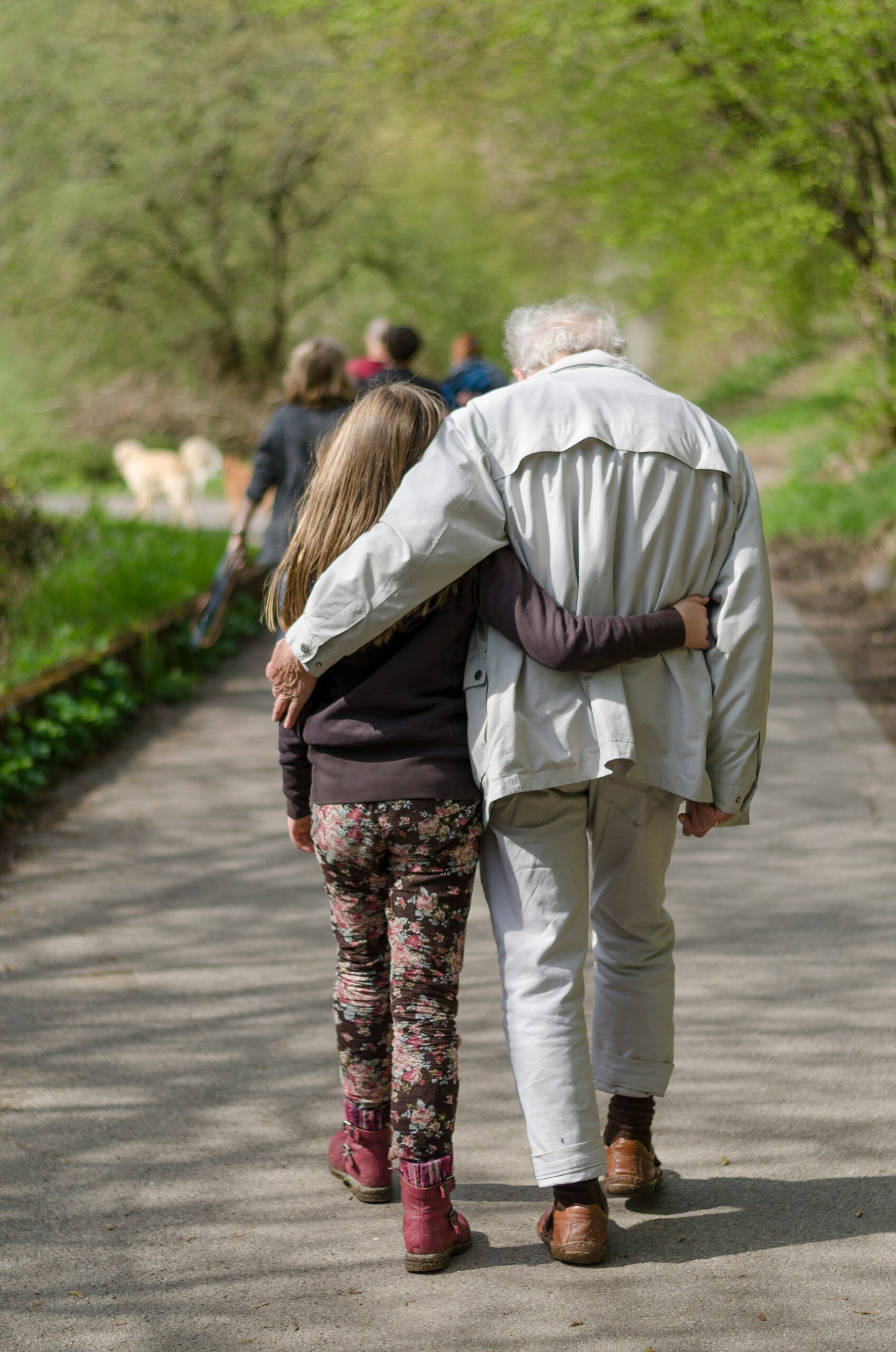 granddaughter-and-grandpa-img